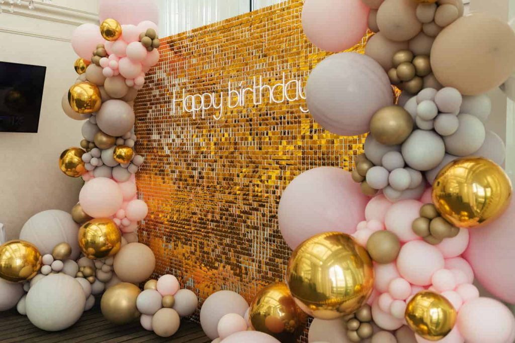 Ballon Decor and Gold Sequin Wall Hire